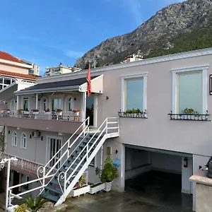 Bed & Breakfast Alesio, Kruje